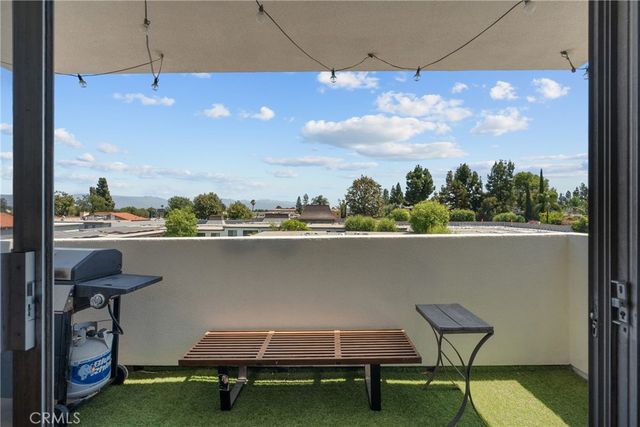 5454 Zelzah Avenue 309, Encino, CA 91316