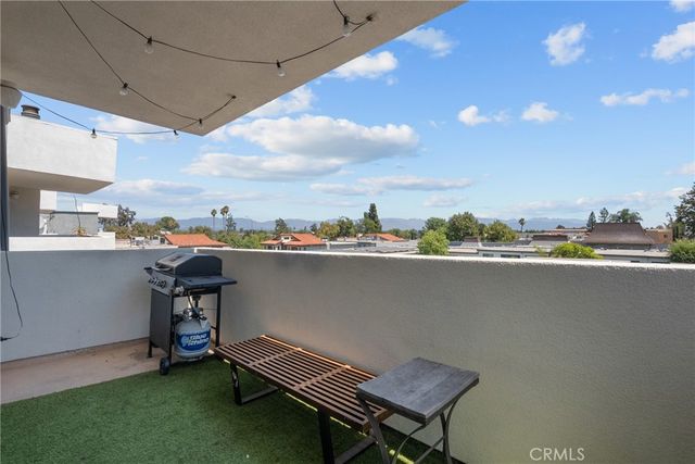 5454 Zelzah Avenue 309, Encino, CA 91316