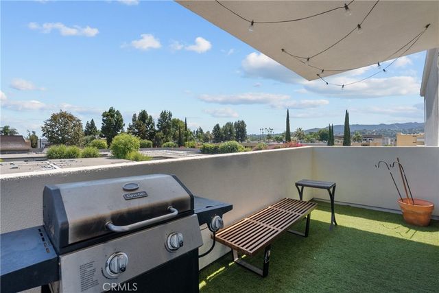5454 Zelzah Avenue 309, Encino, CA 91316
