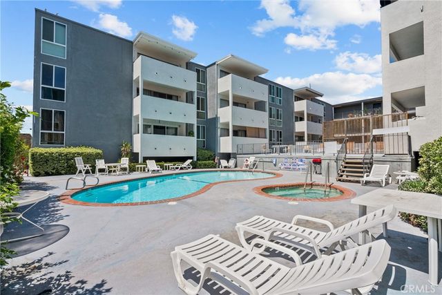5454 Zelzah Avenue 309, Encino, CA 91316