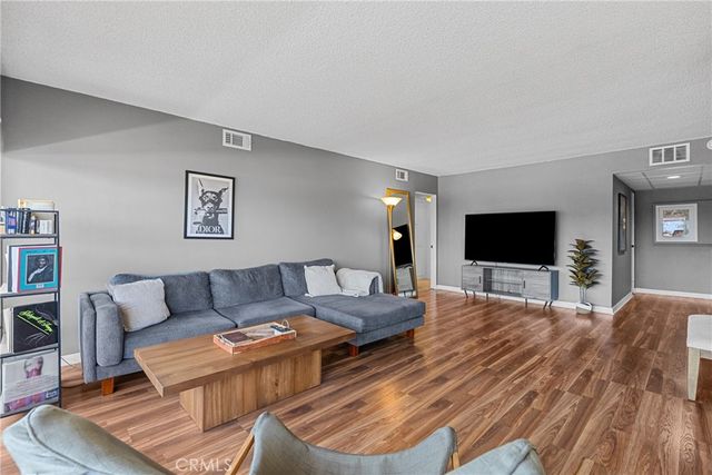 5454 Zelzah Avenue 309, Encino, CA 91316