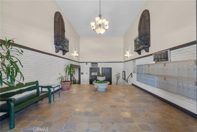 5454 Zelzah Avenue 309, Encino, CA 91316
