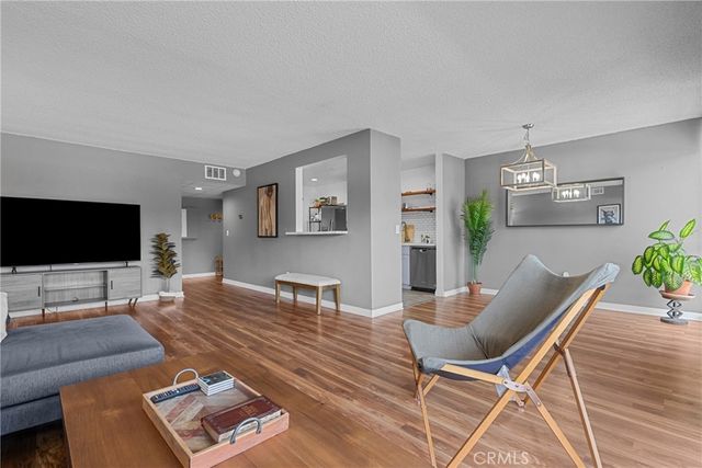 5454 Zelzah Avenue 309, Encino, CA 91316