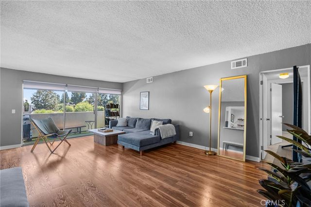 5454 Zelzah Avenue 309, Encino, CA 91316
