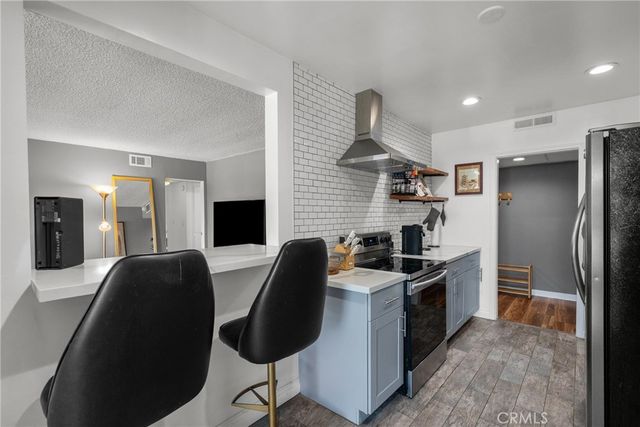 5454 Zelzah Avenue 309, Encino, CA 91316