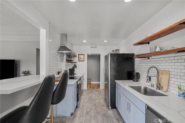 5454 Zelzah Avenue 309, Encino, CA 91316