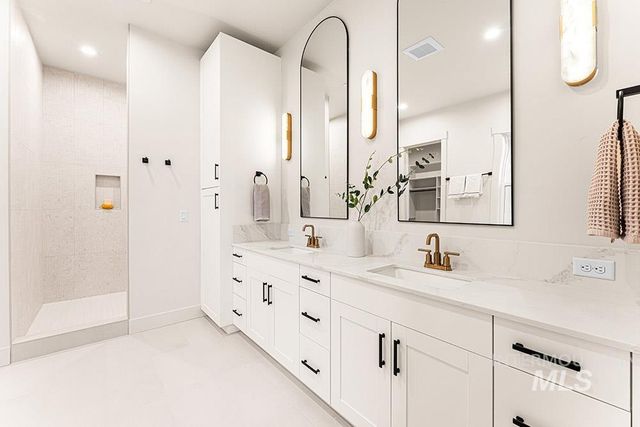 7786 Minam Dr, Middleton, ID 83644