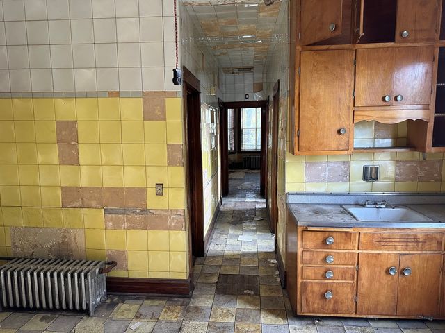 1328 N Avers Avenue, Chicago, IL 60651