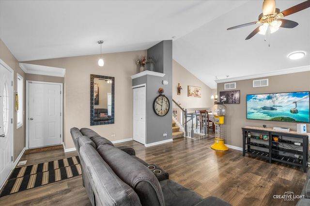 8008 Limestone Court, Joliet, IL 60431