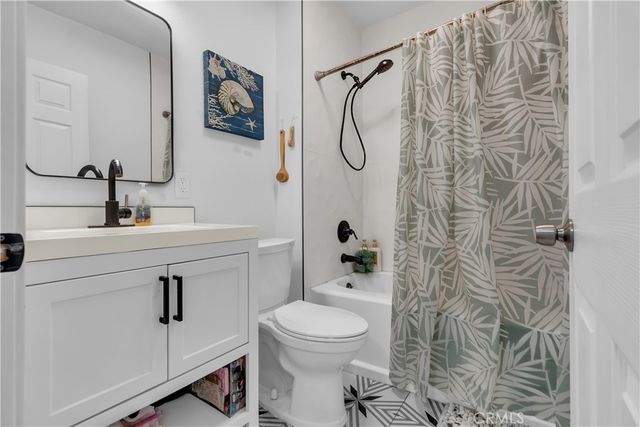 1162 39th Place, Los Angeles, CA 90037