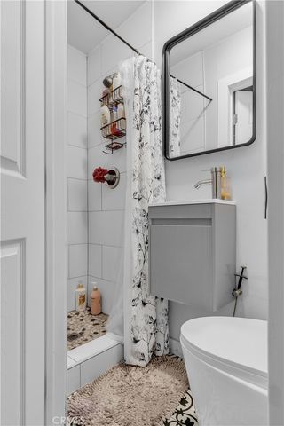 1162 39th Place, Los Angeles, CA 90037
