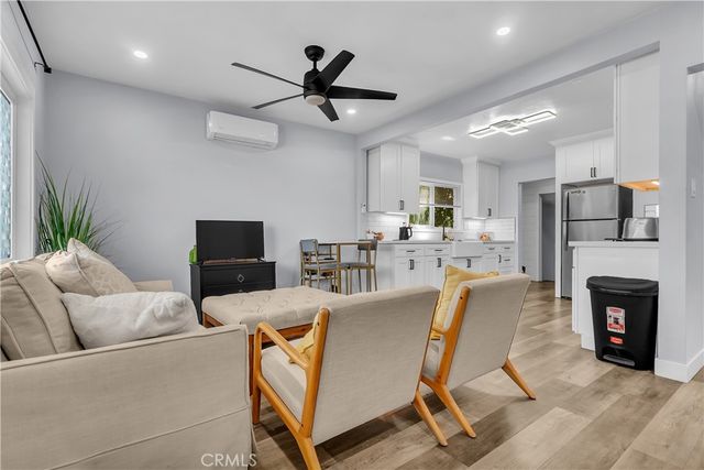1162 39th Place, Los Angeles, CA 90037
