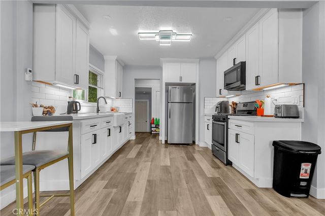 1162 39th Place, Los Angeles, CA 90037
