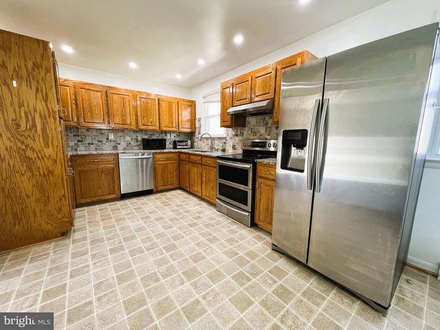 13220 BREEZY CT, Waldorf, MD 20601