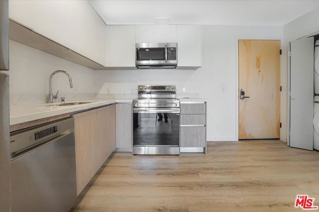 10918 Camarillo Street, North Hollywood (los Angeles), CA 91603