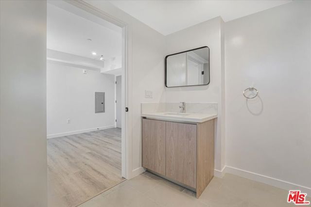 10918 Camarillo Street, North Hollywood (los Angeles), CA 91603