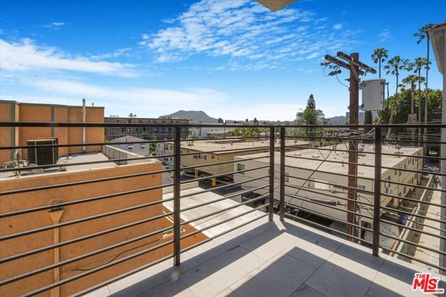 10918 Camarillo Street, North Hollywood (los Angeles), CA 91603