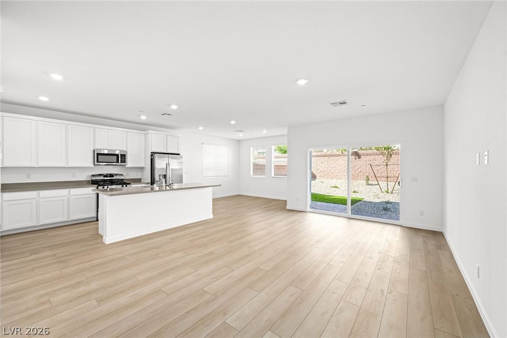 8143 Gusty Brook Street, Las Vegas, NV 89113 — photo 3