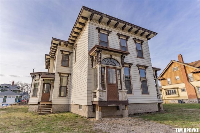 382 W Muskegon Avenue, Muskegon, MI 49440