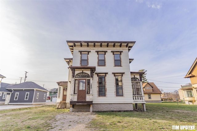 382 W Muskegon Avenue, Muskegon, MI 49440