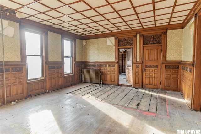 382 W Muskegon Avenue, Muskegon, MI 49440