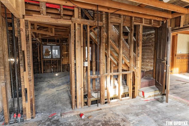 382 W Muskegon Avenue, Muskegon, MI 49440