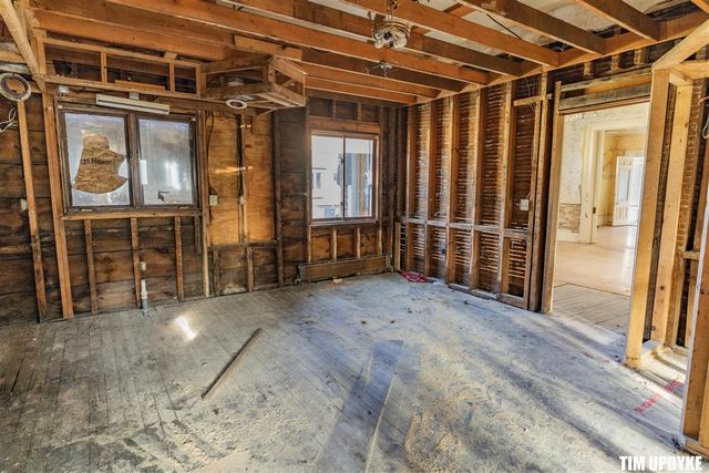 382 W Muskegon Avenue, Muskegon, MI 49440