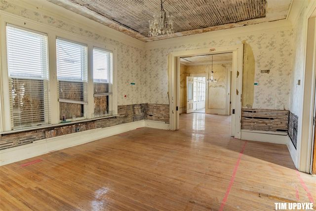 382 W Muskegon Avenue, Muskegon, MI 49440