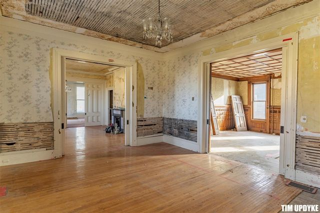 382 W Muskegon Avenue, Muskegon, MI 49440
