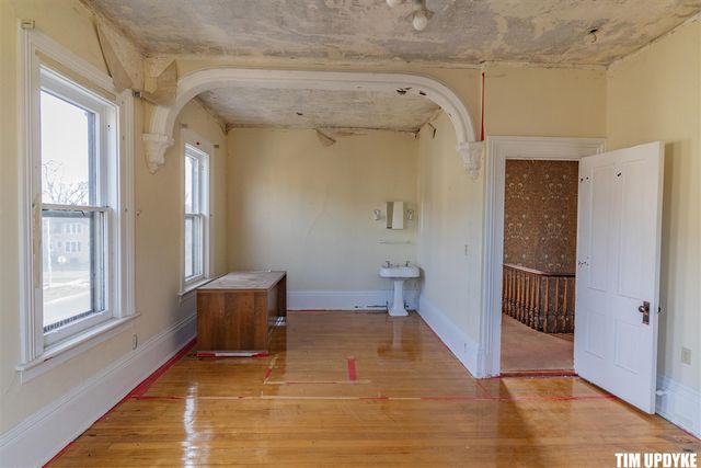 382 W Muskegon Avenue, Muskegon, MI 49440