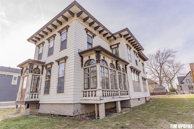 382 W Muskegon Avenue, Muskegon, MI 49440