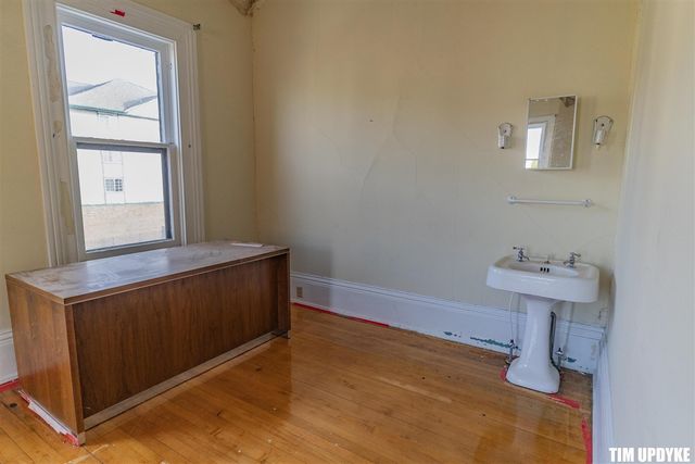 382 W Muskegon Avenue, Muskegon, MI 49440