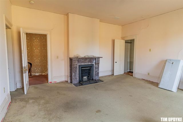382 W Muskegon Avenue, Muskegon, MI 49440