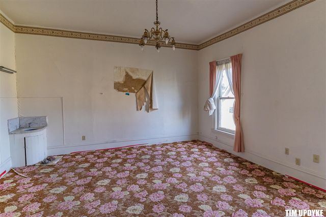 382 W Muskegon Avenue, Muskegon, MI 49440