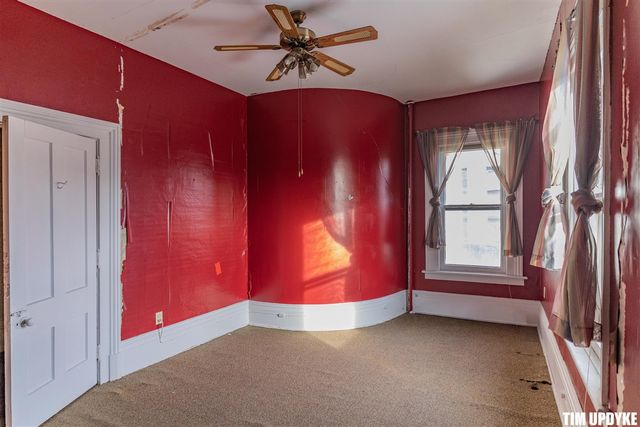 382 W Muskegon Avenue, Muskegon, MI 49440