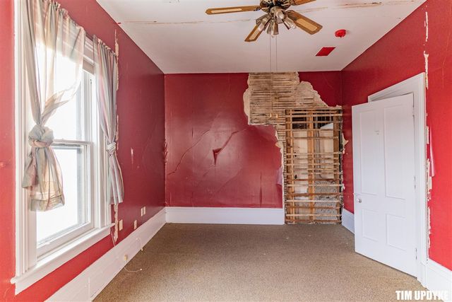 382 W Muskegon Avenue, Muskegon, MI 49440