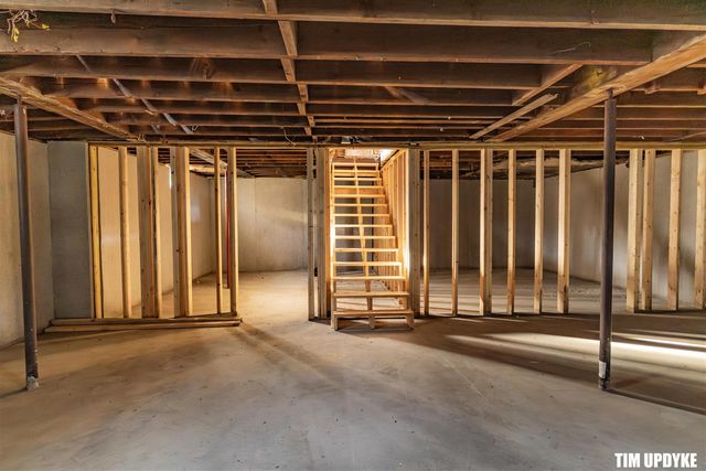 382 W Muskegon Avenue, Muskegon, MI 49440