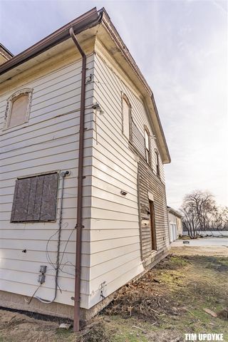 382 W Muskegon Avenue, Muskegon, MI 49440
