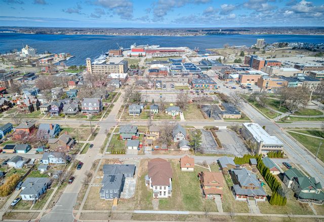 382 W Muskegon Avenue, Muskegon, MI 49440