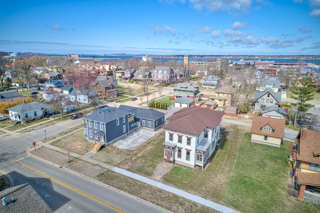 382 W Muskegon Avenue, Muskegon, MI 49440