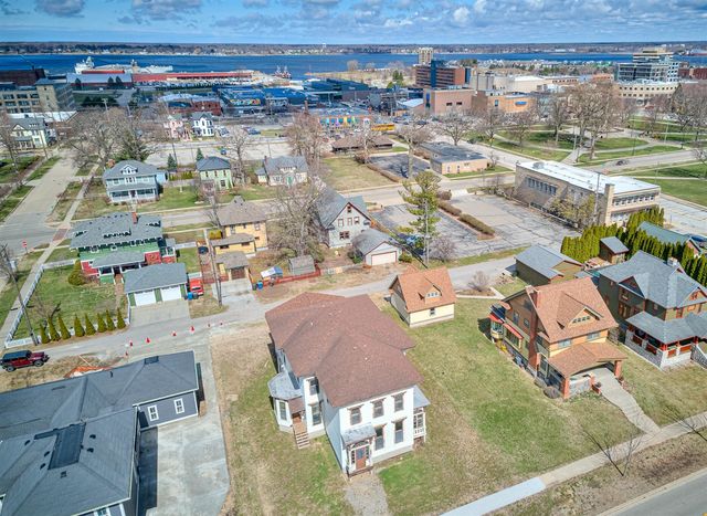 382 W Muskegon Avenue, Muskegon, MI 49440