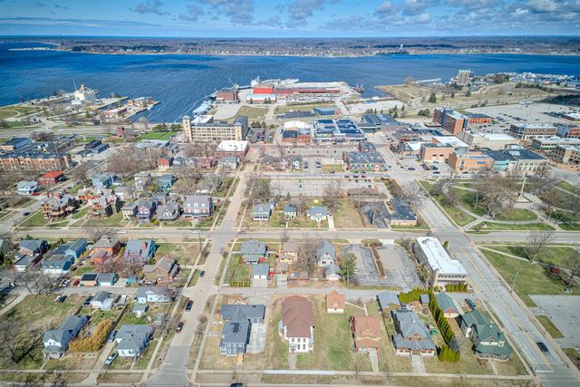 382 W Muskegon Avenue, Muskegon, MI 49440