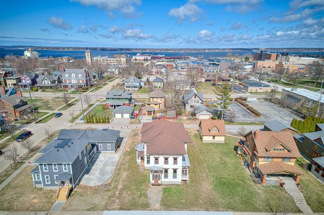 382 W Muskegon Avenue, Muskegon, MI 49440