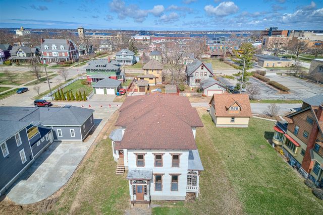 382 W Muskegon Avenue, Muskegon, MI 49440