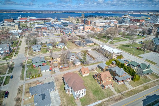 382 W Muskegon Avenue, Muskegon, MI 49440