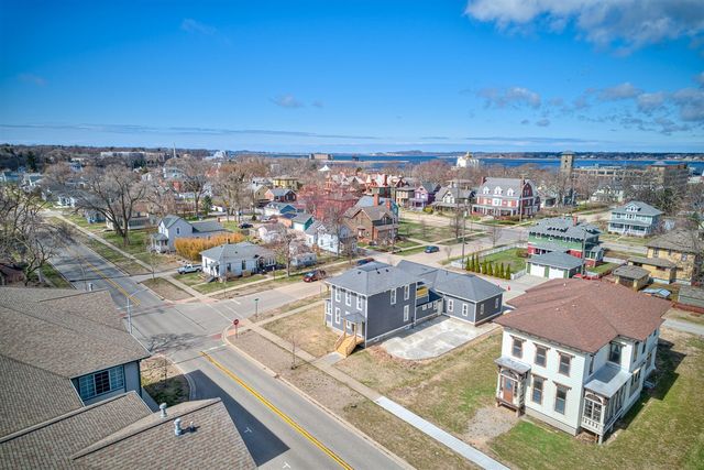 382 W Muskegon Avenue, Muskegon, MI 49440