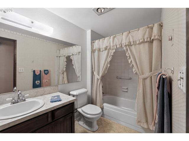 10017 Ne 6TH Cir, Vancouver, WA 98664