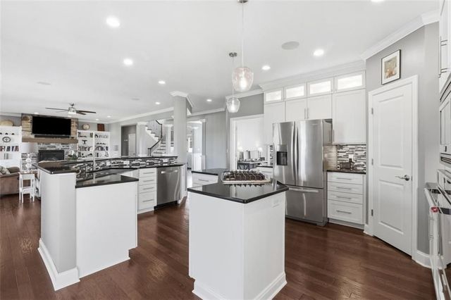1272 McEwen Rd, Cecil, PA 15317