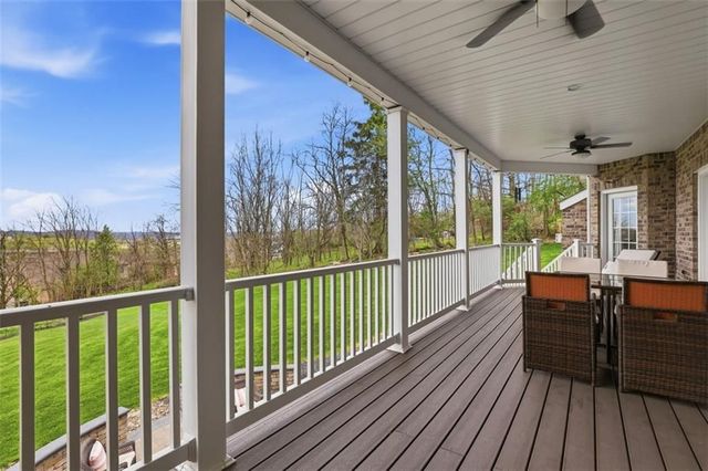 1272 McEwen Rd, Cecil, PA 15317