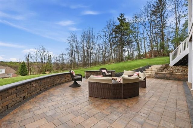 1272 McEwen Rd, Cecil, PA 15317